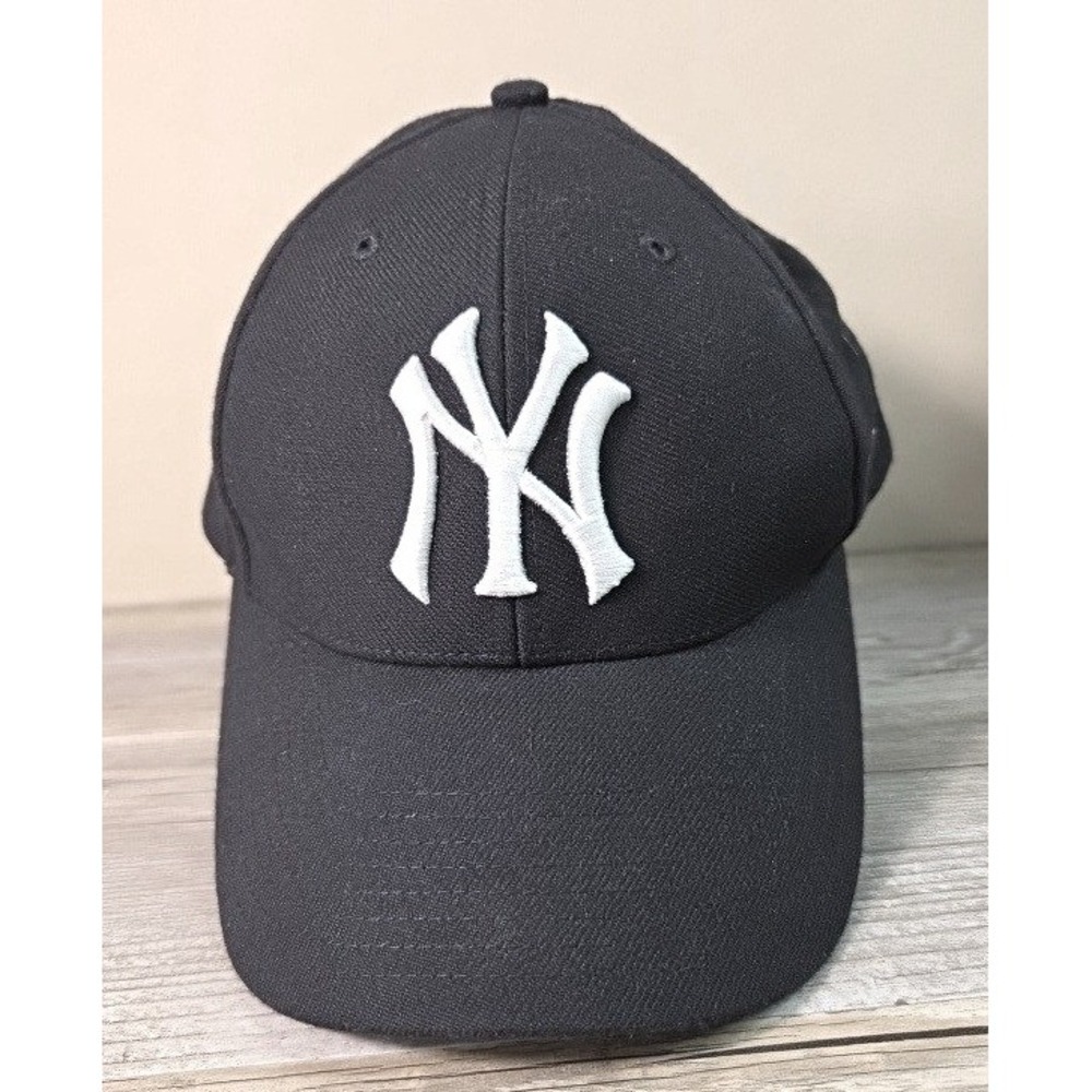 Nike New York Yankees Hat Black Adjustable MLB Baseball Cap Mens OSFM Swoosh